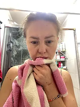 MartaLuna  online show from January 11, 2026, 9:20 pm