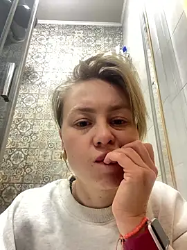 MartaLuna  online show from January 18, 2026, 5:50 pm