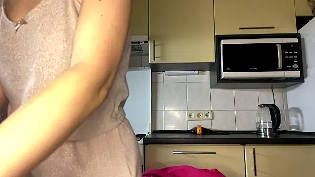 MartaLuna  online show from March 16, 2026, 8:46 pm