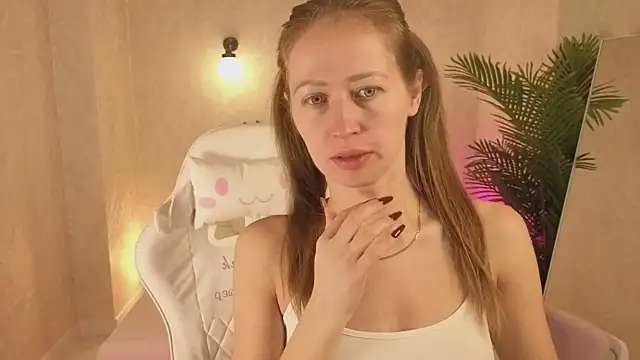 bella li   online show from October 19, 2025, 1:06 am