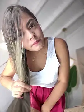 MayaMoanXXX online show from October 9, 2025, 2:26 pm