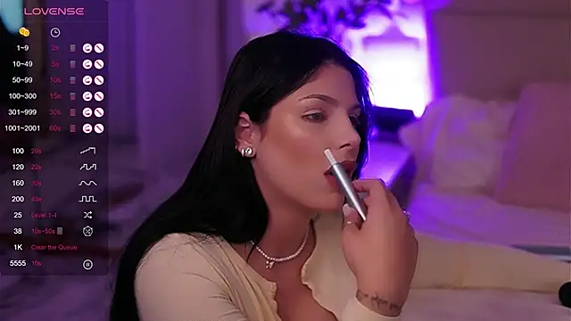 PlayfulAvalyn online show from October 3, 2025, 10:18 pm