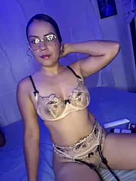 Chloe y Dante online show from October 9, 2025, 4:10 am