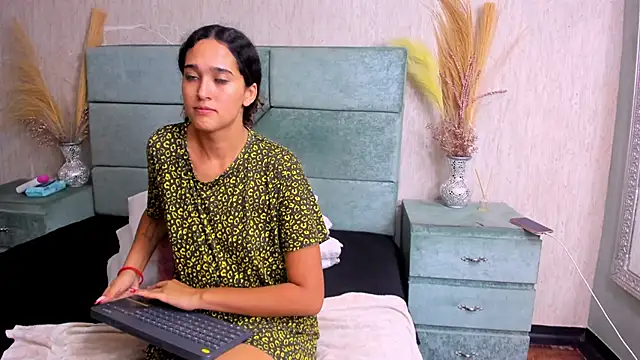 NatashaLimaa online show from November 2, 2025, 2:25 am