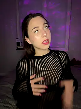 Amelia Peach online show from November 16, 2025, 5:40 pm