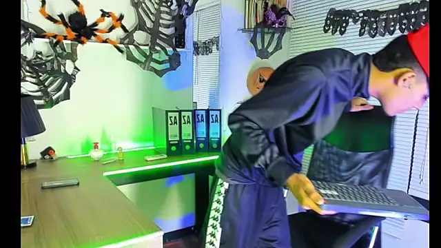 xxKamadevaxx online show from October 12, 2025, 1:21 pm