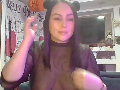 Snapshot of Venusina_07 chatting on October 30, 2025, 7:54 am Venusina 07 online show from October 30, 2025, 7:54 am