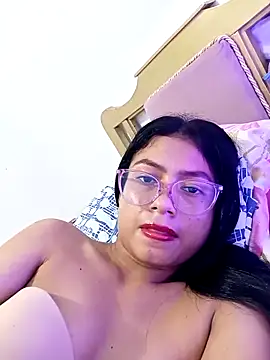 Snapshot of Lil_zoe1 chatting on September 18, 2025, 9:50 pm Lil zoe1 online show from September 18, 2025, 9:50 pm