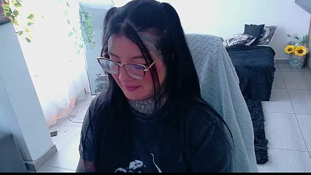 Snapshot of Unatatuada chatting on September 16, 2025, 9:05 pm Unatatuada online show from September 16, 2025, 9:05 pm