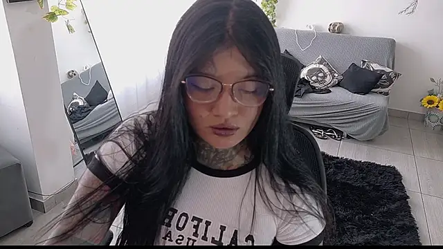 Snapshot of Unatatuada chatting on September 24, 2025, 8:12 pm Unatatuada online show from September 24, 2025, 8:12 pm