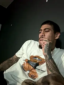 Snapshot of busnfatnutsLildee chatting on November 3, 2025, 9:21 am busnfatnutsLildee online show from November 3, 2025, 9:21 am