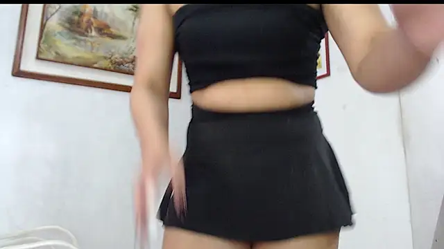 Valerysimon  online show from November 8, 2025, 9:57 pm