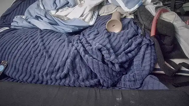 jasoncali305 online show from November 3, 2025, 8:15 am