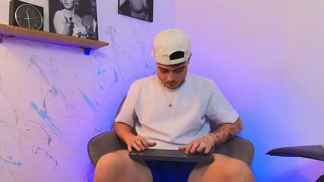 SALVATORE MULLER1 online show from October 20, 2025, 10:10 pm