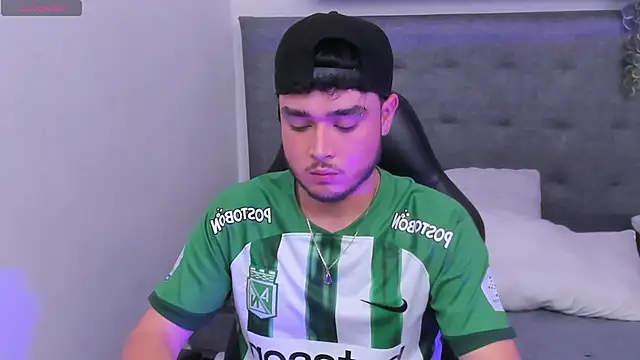 SALVATORE MULLER1 online show from November 8, 2025, 1:50 am