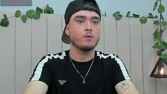 SALVATORE MULLER1 online show from November 11, 2025, 12:32 am