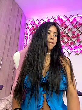 RaquelOficial online show from October 16, 2025, 8:21 pm