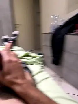 Snapshot of alexbergo87 chatting on September 22, 2025, 8:11 pm alexbergo87 online show from September 22, 2025, 8:11 pm