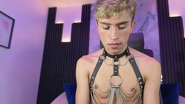 sweetsanti online show from October 4, 2025, 7:23 pm