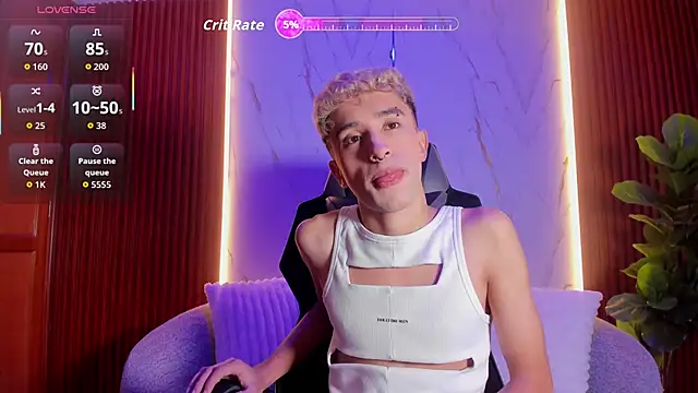 sweetsanti online show from October 13, 2025, 12:16 pm