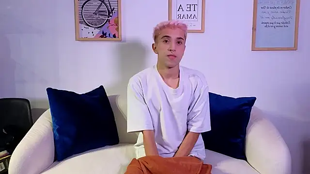 sweetsanti online show from October 23, 2025, 8:07 pm