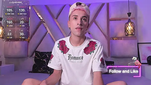 sweetsanti online show from October 25, 2025, 7:52 pm