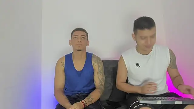 Snapshot of maykel_and_mike chatting on October 2, 2025, 10:22 am maykel and mike online show from October 2, 2025, 10:22 am