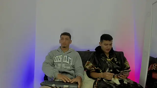 Snapshot of maykel_and_mike chatting on October 16, 2025, 10:16 am maykel and mike online show from October 16, 2025, 10:16 am