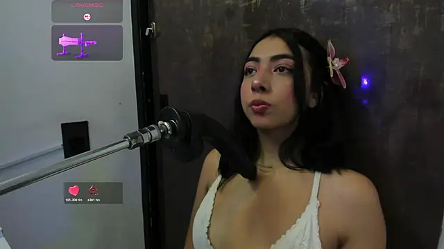 Snapshot of cherry_skinny_ chatting on April 6, 2026, 4:46 am cherry skinny online show from April 6, 2026, 4:46 am