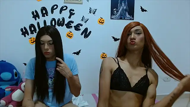 Snapshot of PinkLuna_LolaBloom chatting on October 31, 2025, 10:38 am PinkLuna LolaBloom online show from October 31, 2025, 10:38 am