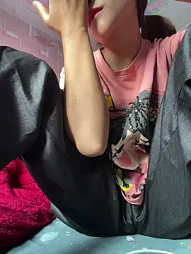 Snapshot of Mina-pusy chatting on February 15, 2026, 1:13 am Mina-pusy online show from February 15, 2026, 1:13 am