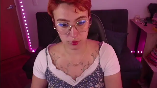 Miacatsito3 online show from October 21, 2025, 9:37 pm