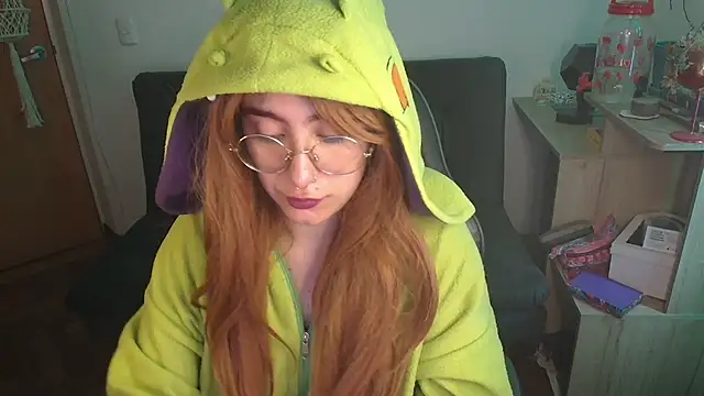 Miacatsito3 online show from November 7, 2025, 8:42 pm