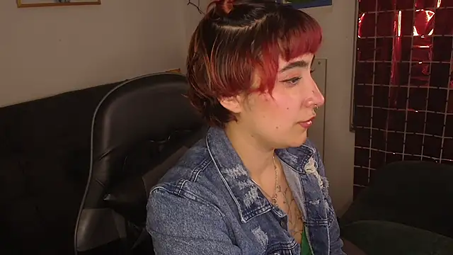 Miacatsito3 online show from February 13, 2026, 11:45 pm