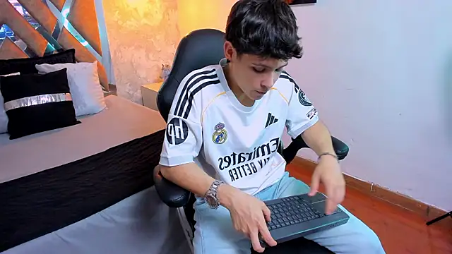 kraven lust online show from October 23, 2025, 3:06 am