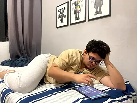 kronoxion online show from November 25, 2025, 4:12 am