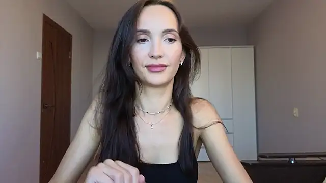 Lillian-Clark online show from September 23, 2025, 11:46 am