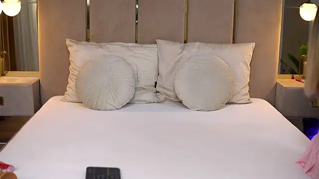 CamilaStarr online show from October 2, 2025, 7:54 pm