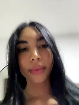 karolaalcendra online show from October 12, 2025, 1:26 am