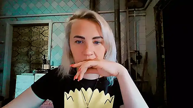 EmmaCat  online show from February 9, 2026, 8:40 am