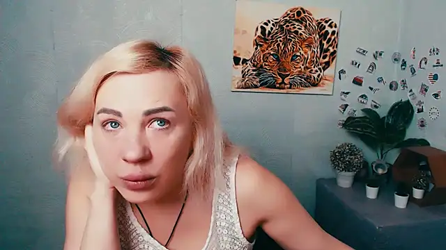 EmmaCat  online show from March 5, 2026, 5:47 am