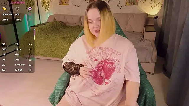 Snapshot of Aki_nohana chatting on October 21, 2025, 2:40 pm Aki nohana online show from October 21, 2025, 2:40 pm