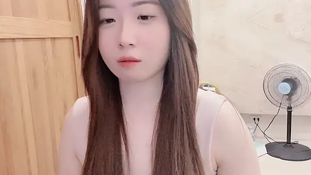 Snapshot of Faye_5757 chatting on October 1, 2025, 10:21 am Faye 5757 online show from October 1, 2025, 10:21 am