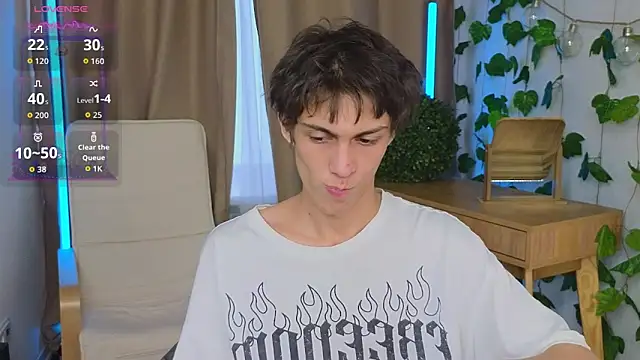 va1ora online show from October 9, 2025, 12:25 pm