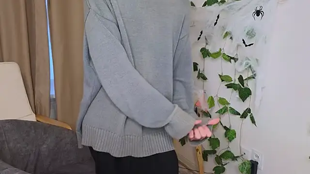 va1ora online show from October 25, 2025, 12:23 pm