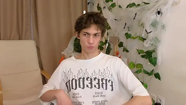 va1ora online show from November 5, 2025, 12:27 pm