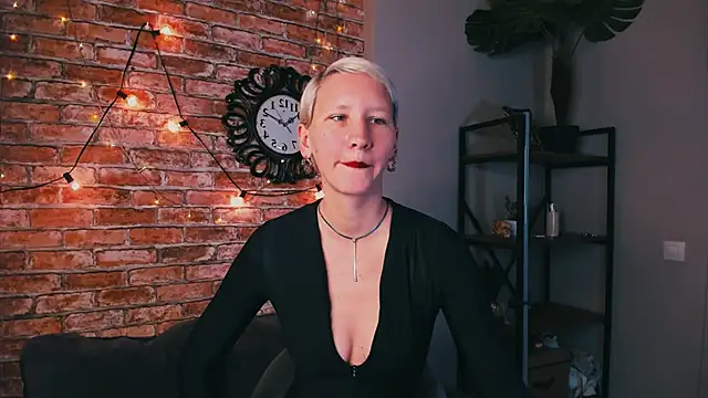 Snapshot of Kim_Waite chatting on September 18, 2025, 2:19 pm Kim Waite online show from September 18, 2025, 2:19 pm