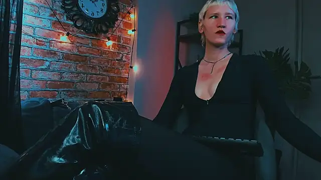 Snapshot of Kim_Waite chatting on October 14, 2025, 1:45 pm Kim Waite online show from October 14, 2025, 1:45 pm