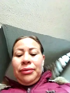 LaraCaliente online show from February 24, 2026, 12:14 pm