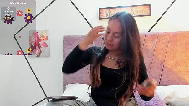 Julieta Lein online show from October 24, 2025, 11:23 pm